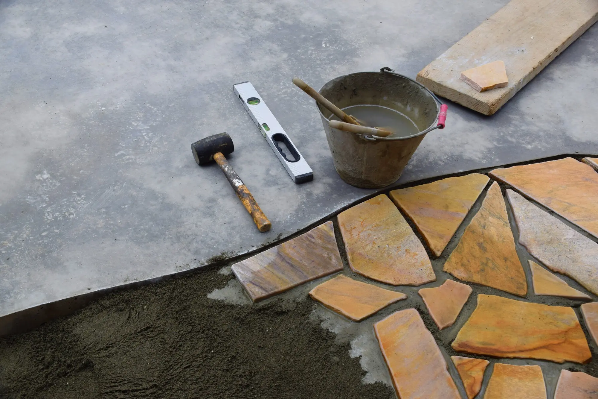 外構の地面の素材について